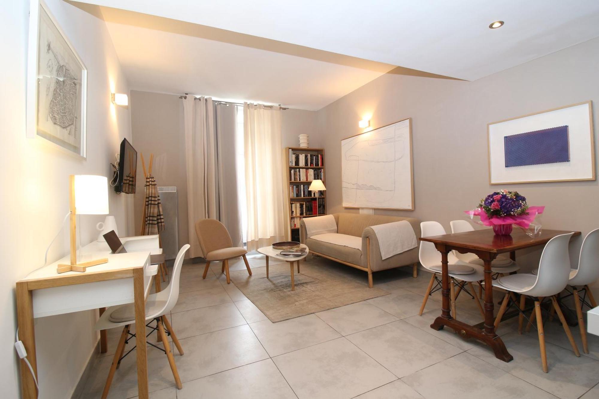 APPARTEMENT SPACIEUX ET COSY - HYPER-CENTRE - FREE WIFI - 2 pers Avignon Extérieur photo