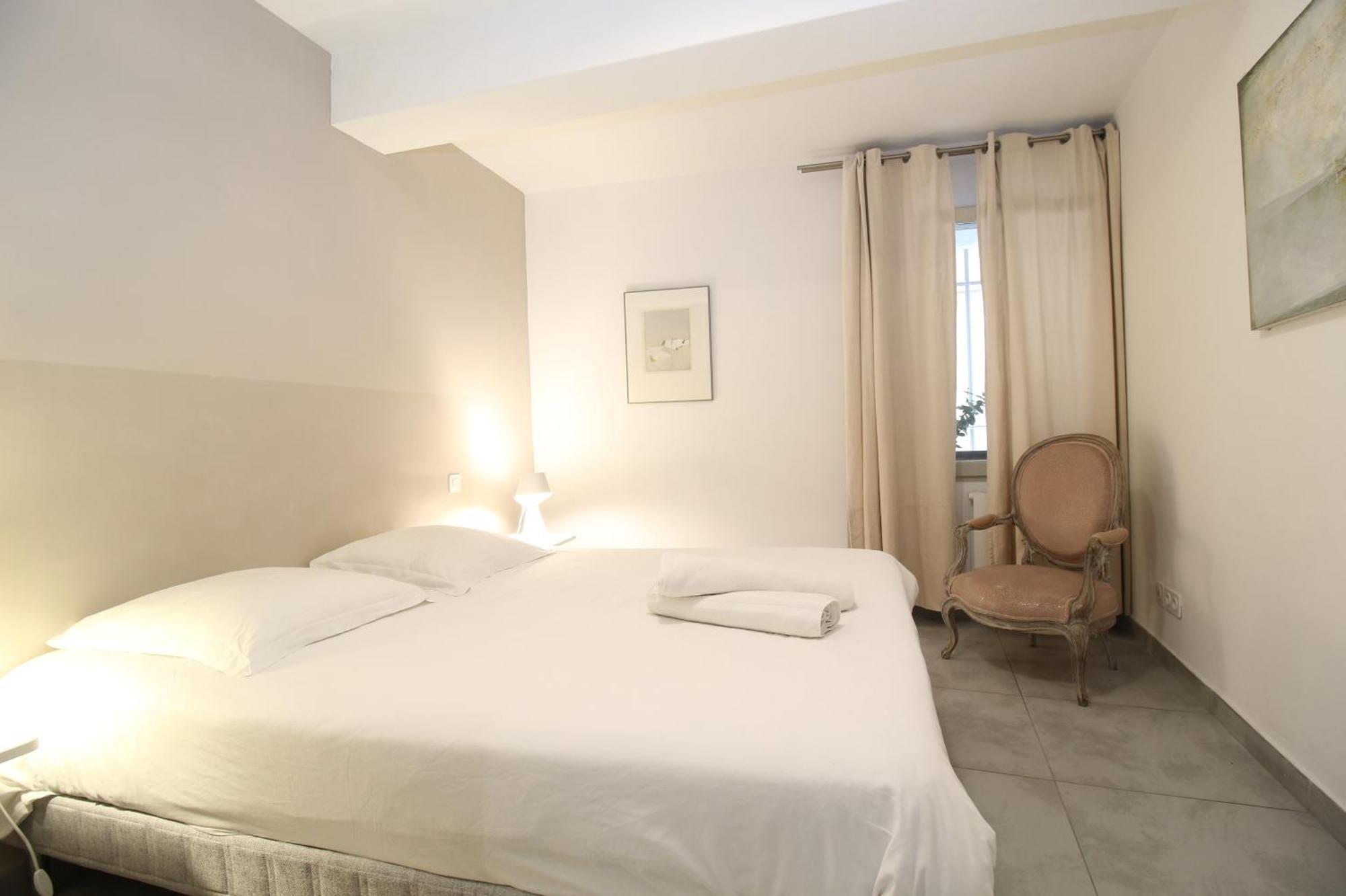 APPARTEMENT SPACIEUX ET COSY - HYPER-CENTRE - FREE WIFI - 2 pers Avignon Extérieur photo