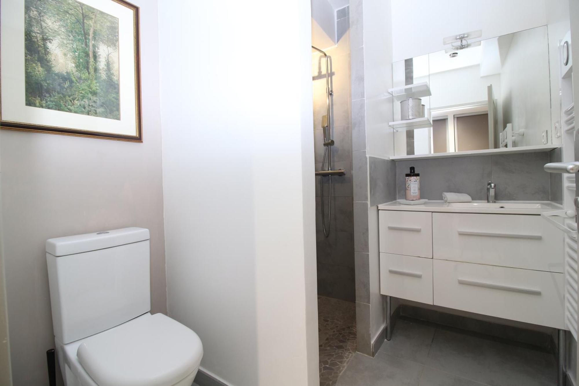APPARTEMENT SPACIEUX ET COSY - HYPER-CENTRE - FREE WIFI - 2 pers Avignon Extérieur photo