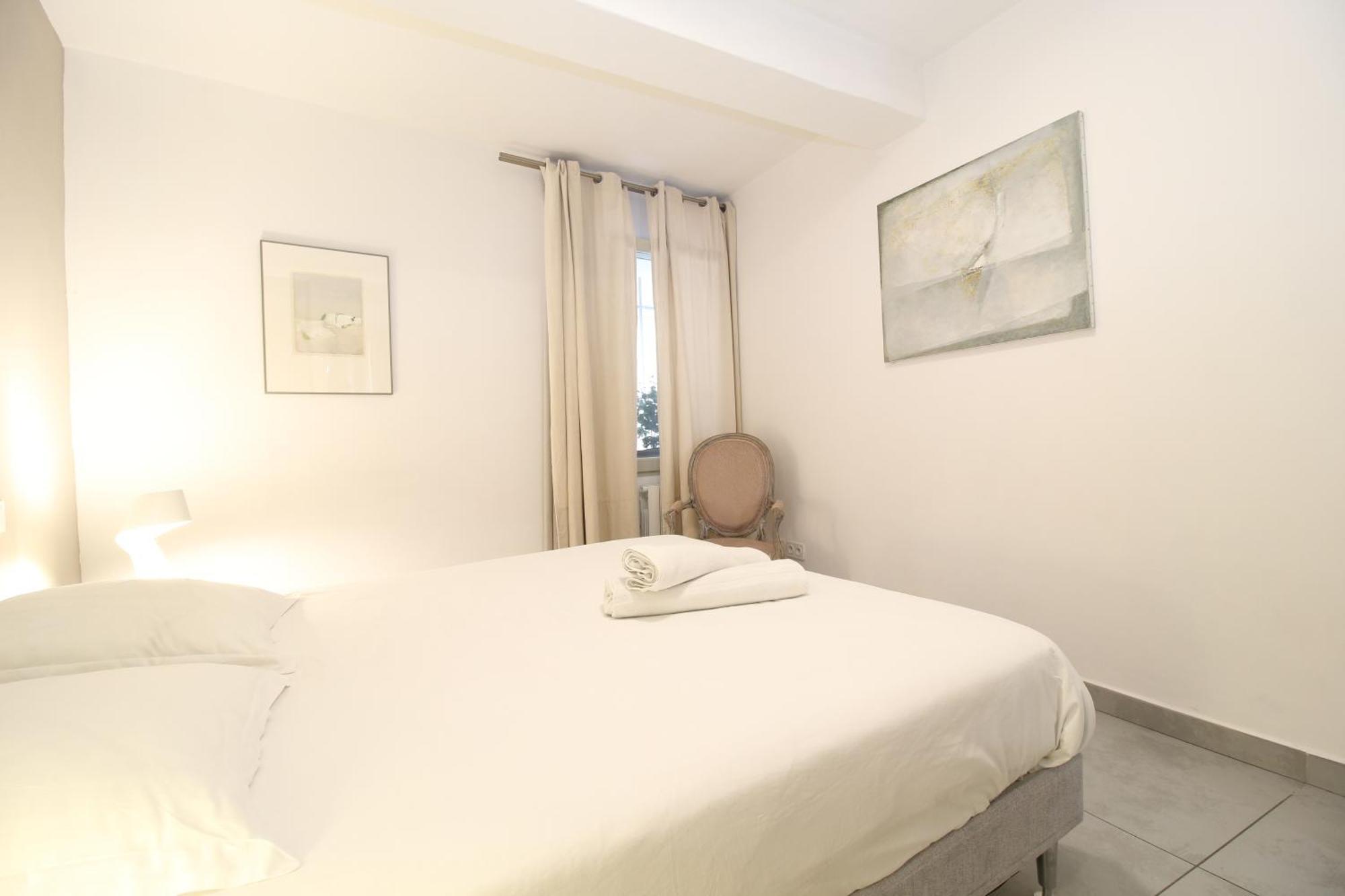 APPARTEMENT SPACIEUX ET COSY - HYPER-CENTRE - FREE WIFI - 2 pers Avignon Extérieur photo